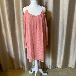 Shift dress with lining and lace overlay